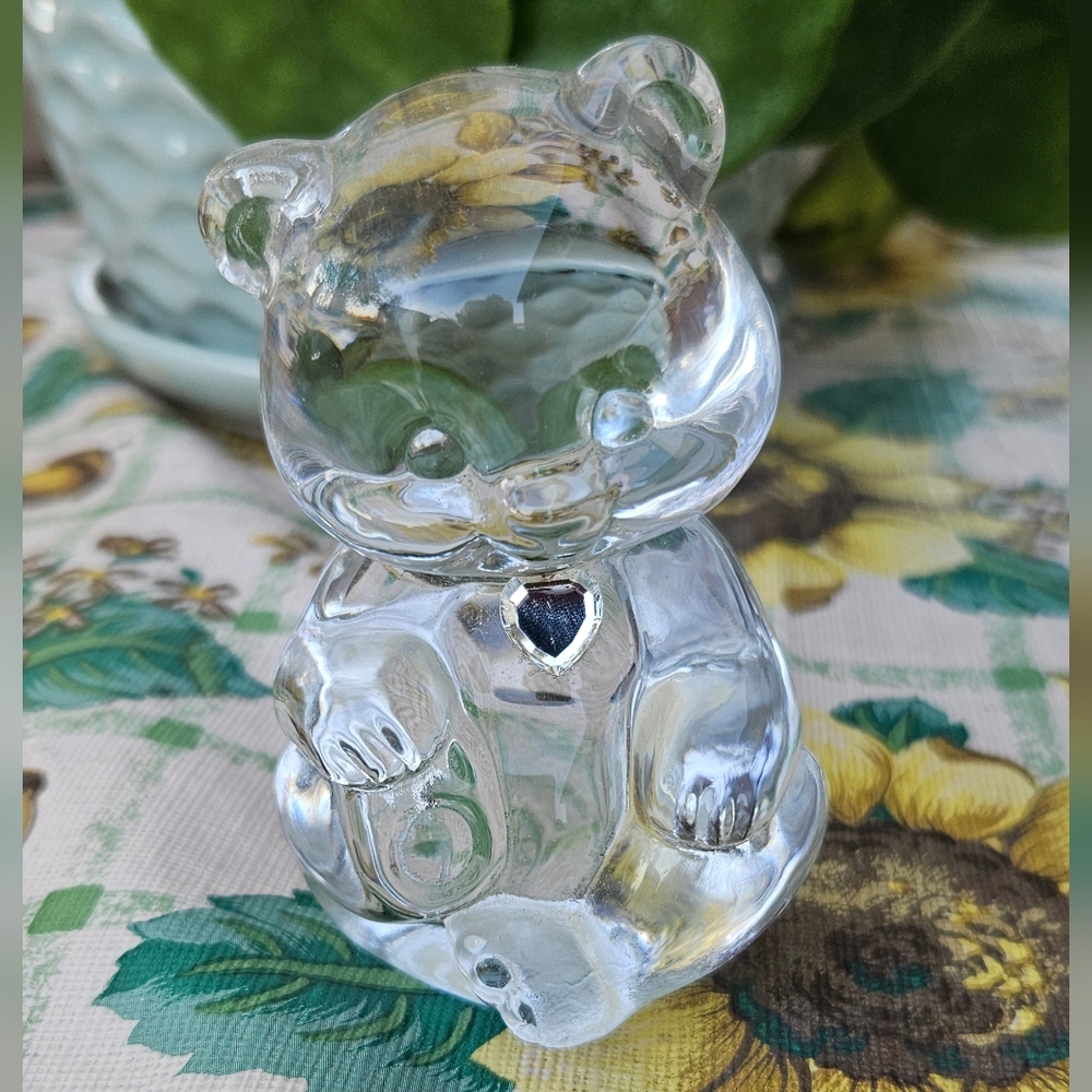Fenton Birthstone Bear  - April Bear Figurine with White Heart Accent